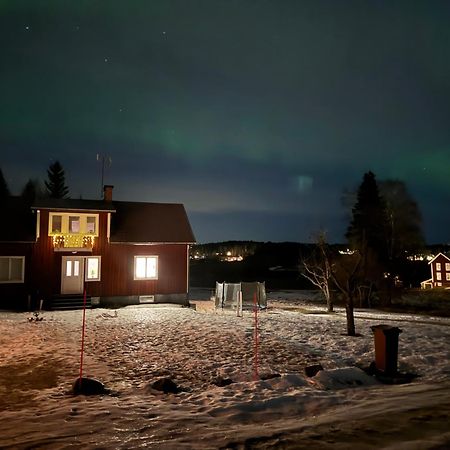 Ett Hus Med 3 Sovrum Med Supersnabba Internet Fiberanslutningen 1000Mb-100Mb I Hoeg, 7 Minuter Fran Hudiksvall Villa Exterior photo