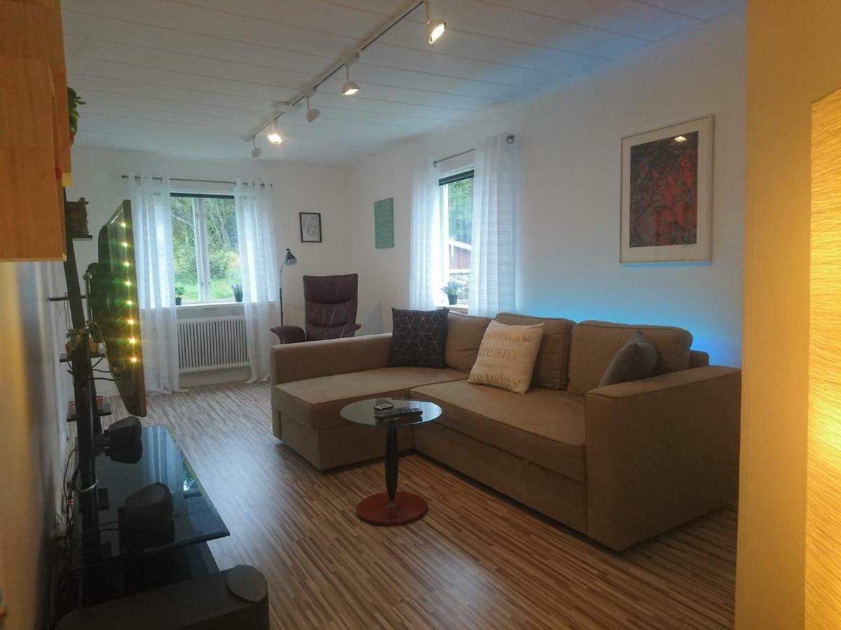 Ett Hus Med 3 Sovrum Med Supersnabba Internet Fiberanslutningen 1000Mb-100Mb I Hoeg, 7 Minuter Fran Hudiksvall Exterior photo