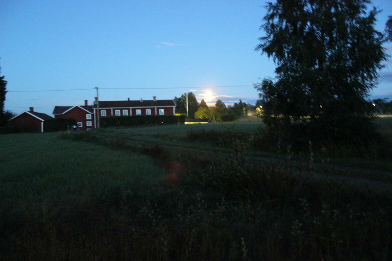 Ett Hus Med 3 Sovrum Med Supersnabba Internet Fiberanslutningen 1000Mb-100Mb I Hoeg, 7 Minuter Fran Hudiksvall Exterior photo